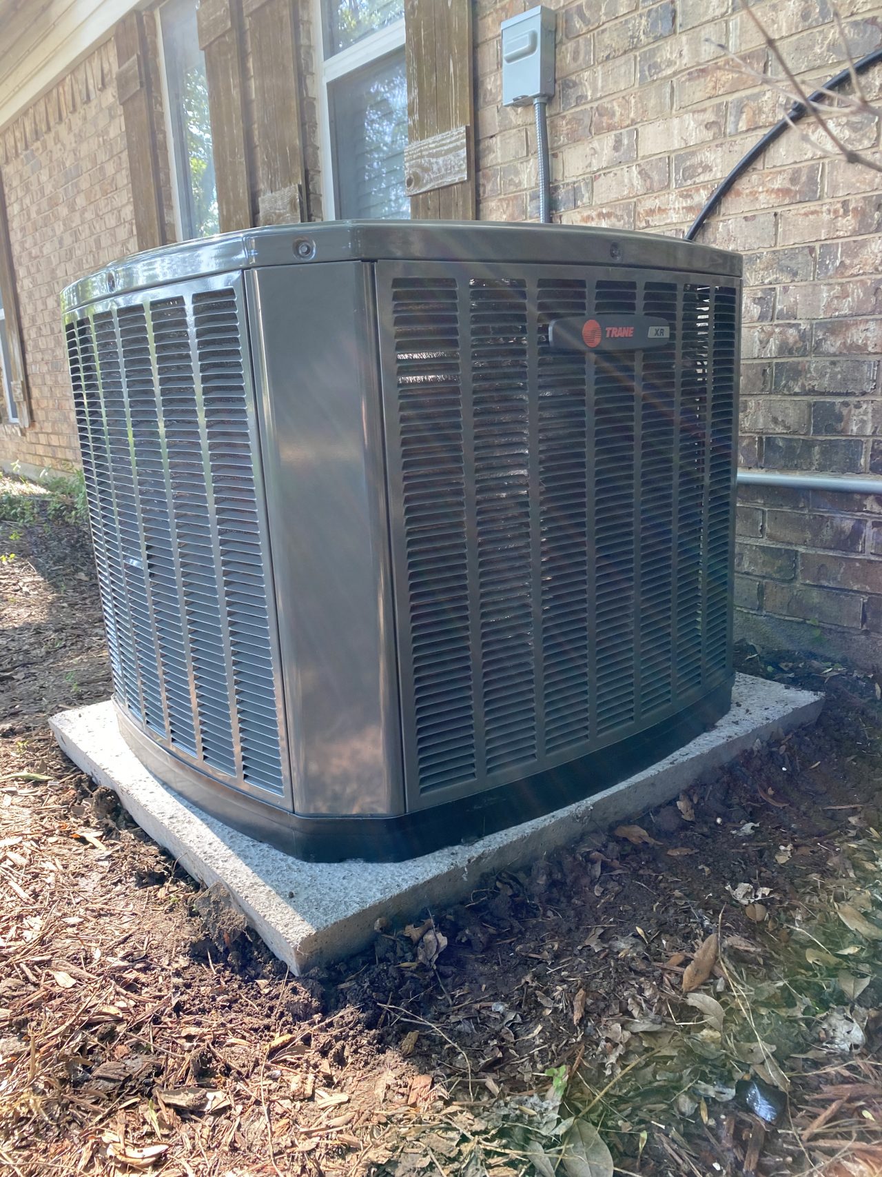 4 ton split cooling XR14 with 4-ton air handler TEM6 TRANE. Oak Point ...