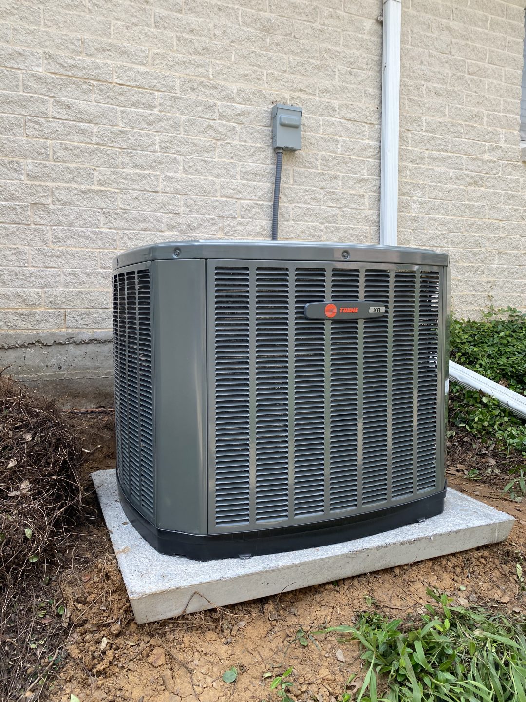 3.5. Ton split cooling  XR14 with a 3.5-ton gas furnance S8X1. Euless Texas 76039